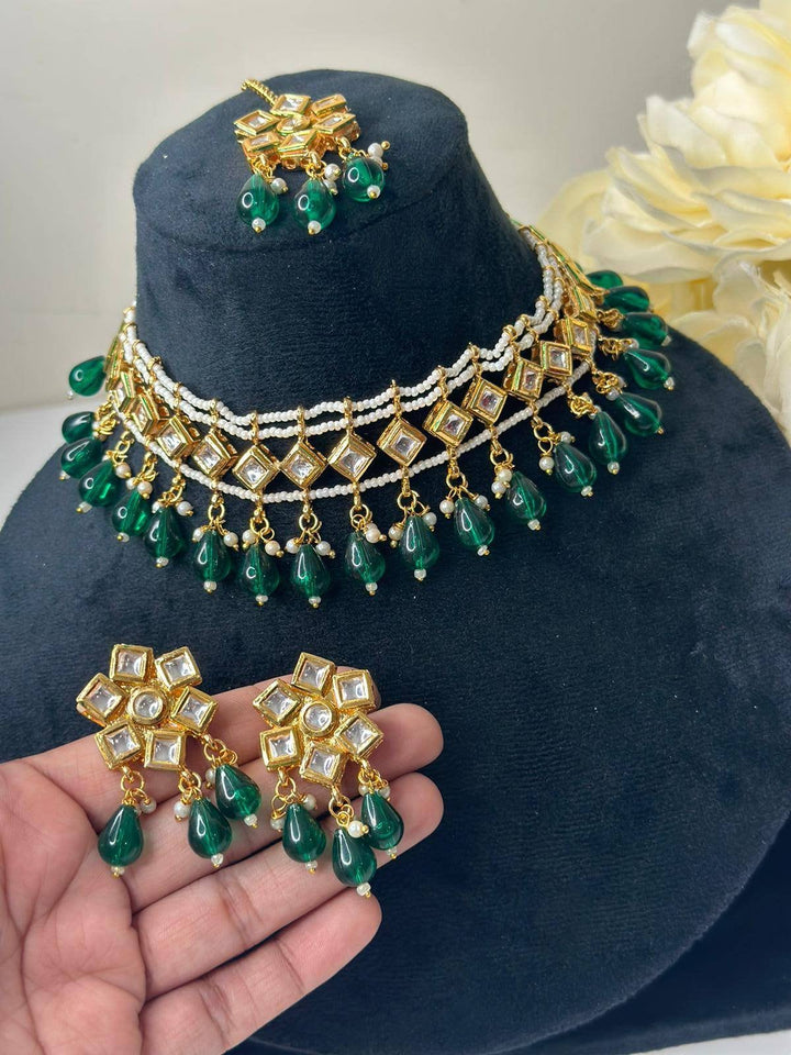 Izhaar Indian Green Color Polki Kundan Necklace with Earrings Tikka /WeddingJewelry/ Traditional Jewelry/Bollywood set/Indian Wedding Set.