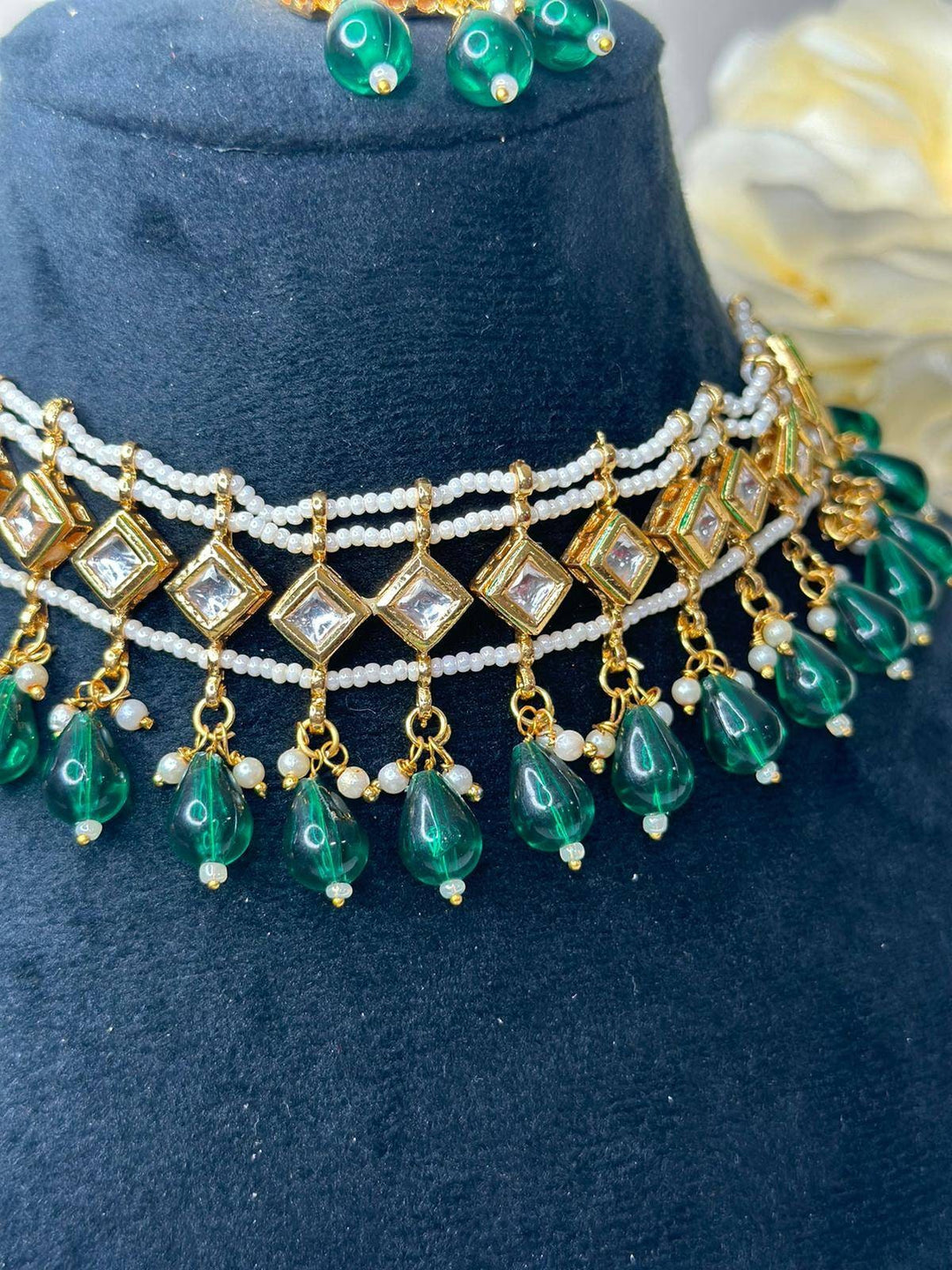Izhaar Indian Green Color Polki Kundan Necklace with Earrings Tikka /WeddingJewelry/ Traditional Jewelry/Bollywood set/Indian Wedding Set.