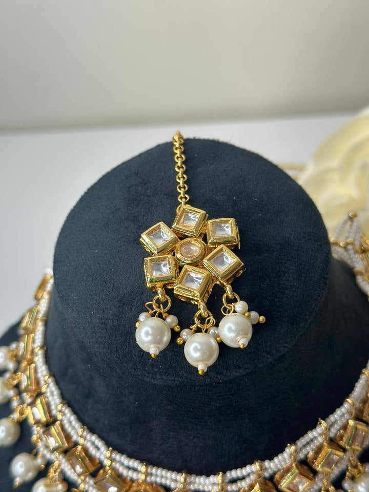 Izhaar Indian White Color Polki Kundan Necklace with Earrings Tikka /WeddingJewelry/ Traditional Jewelry/Bollywood set/Indian Wedding Set.