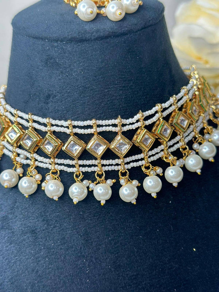 Izhaar Indian White Color Polki Kundan Necklace with Earrings Tikka /WeddingJewelry/ Traditional Jewelry/Bollywood set/Indian Wedding Set.