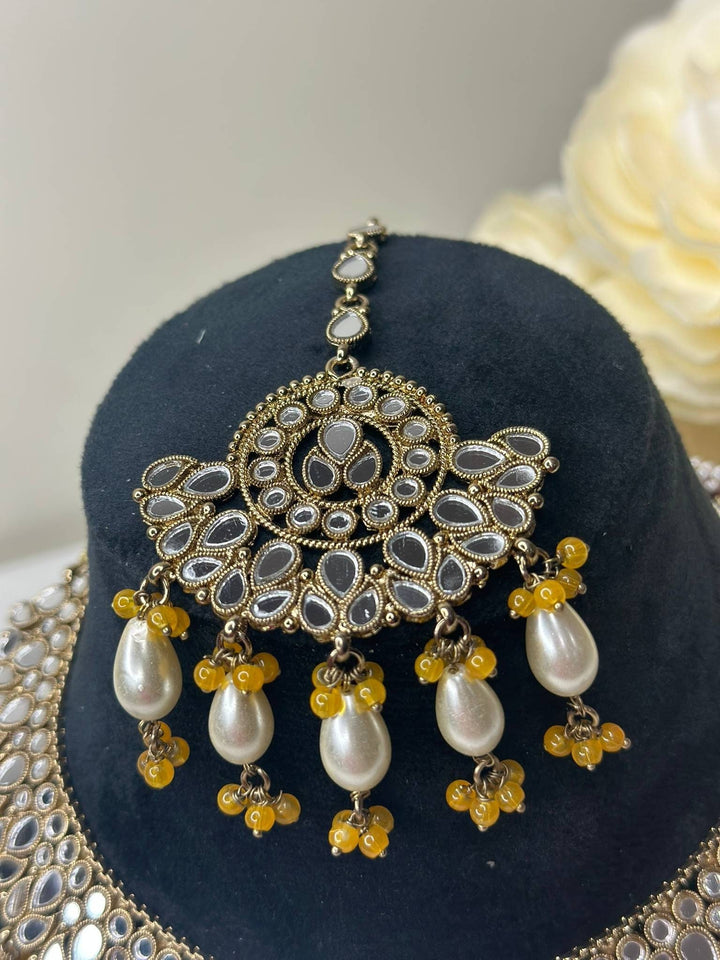 Izhaar Indian Haldi Polki Kundan Necklace with Earrings Tikka / Wedding Jewelry/ Traditional Jewelry/ Sheesha Kundan/ Indian Pakistani set