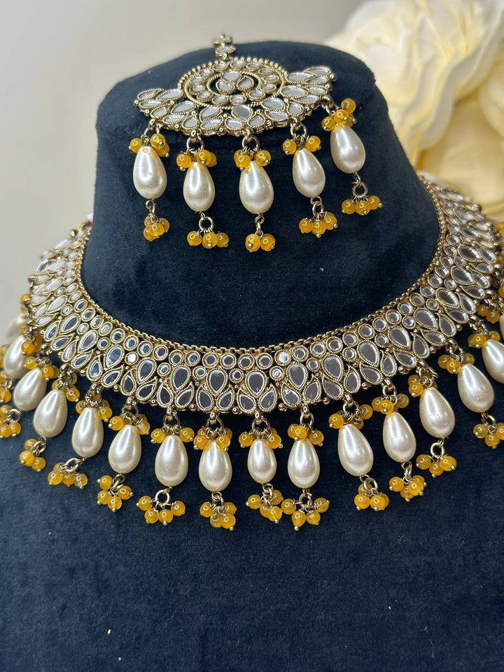 Izhaar Indian Haldi Polki Kundan Necklace with Earrings Tikka / Wedding Jewelry/ Traditional Jewelry/ Sheesha Kundan/ Indian Pakistani set