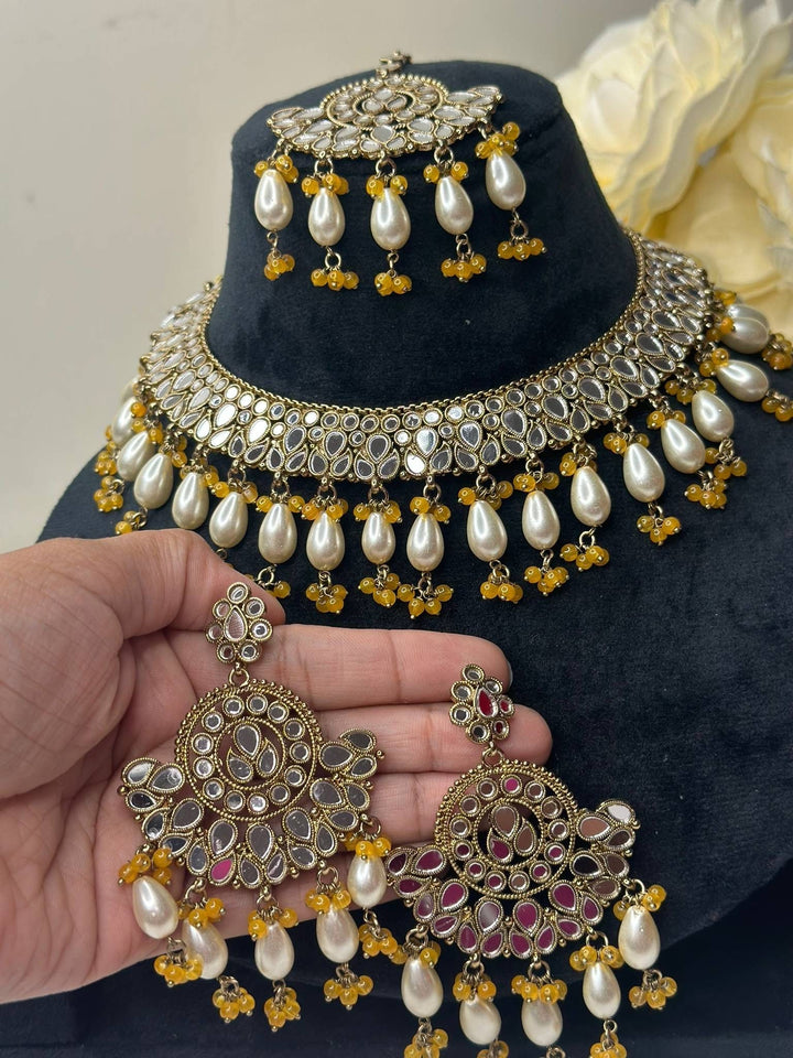 Izhaar Indian Haldi Polki Kundan Necklace with Earrings Tikka / Wedding Jewelry/ Traditional Jewelry/ Sheesha Kundan/ Indian Pakistani set
