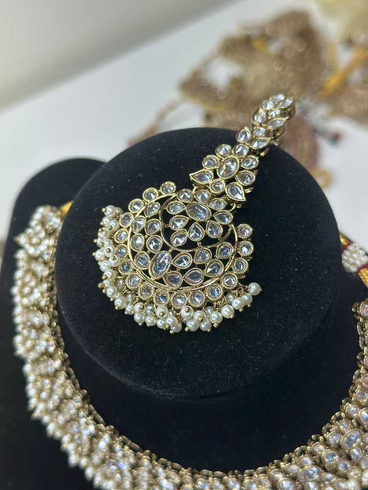 Athiya Reverse AD Necklace Set