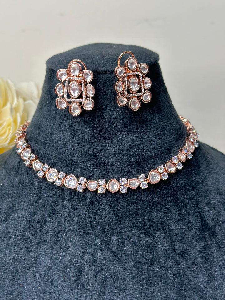 Farah Kundan Set