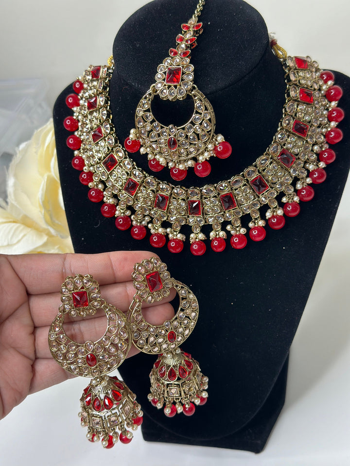 Sonakshi Necklace Set