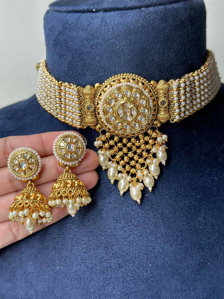 Devina collection