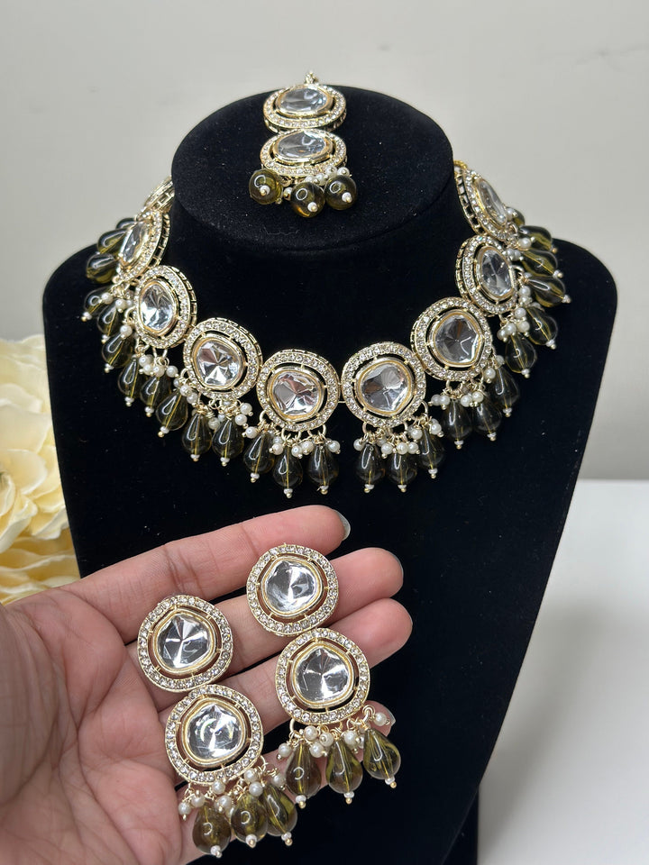 Izhaar Indian Polki Kundan Necklace with Earrings Tikka / Wedding Jewelry/ Traditional Jewelry/ Bollywood set/ Indian wedding set Karuna