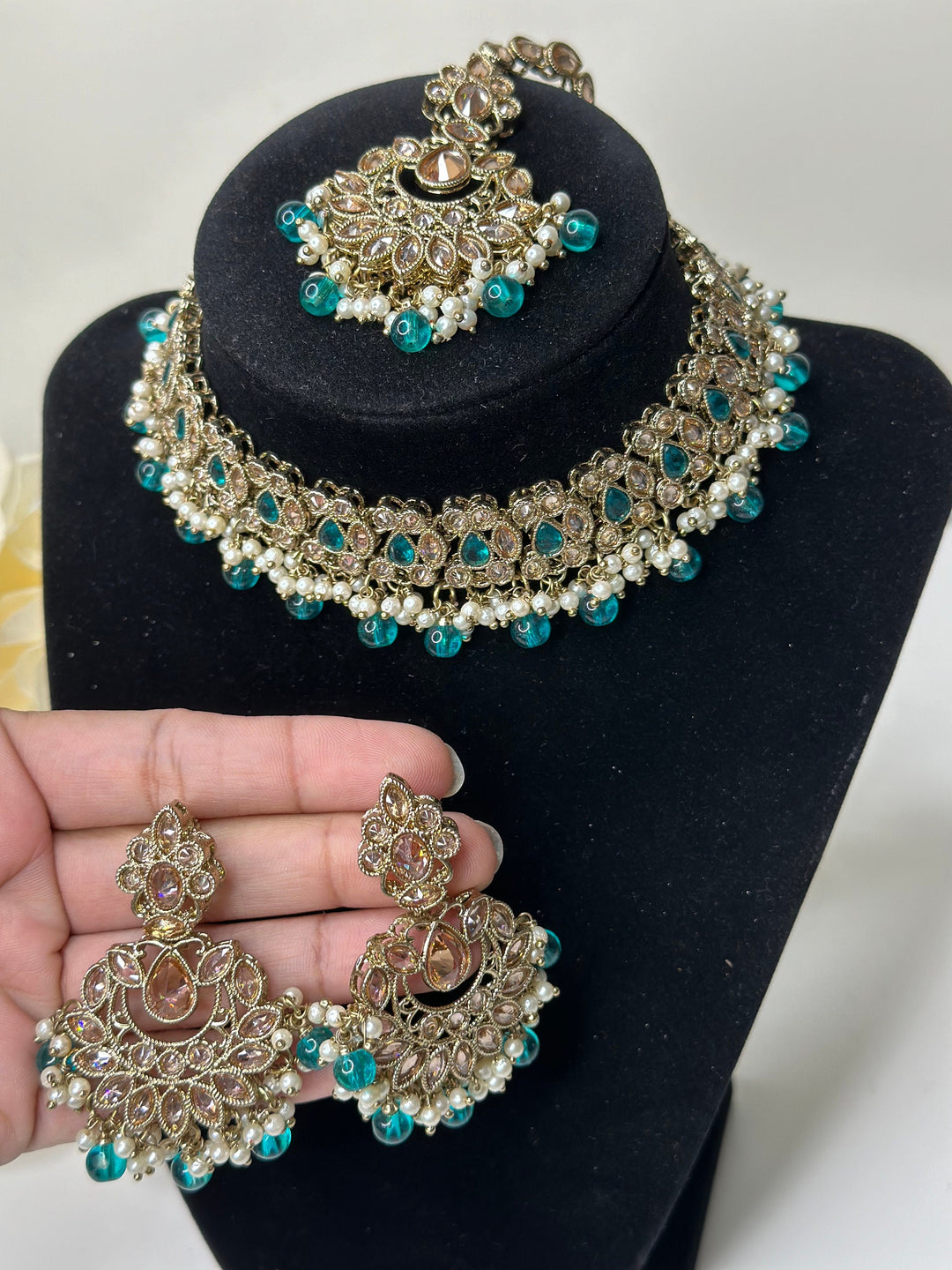 Laila Necklace Set