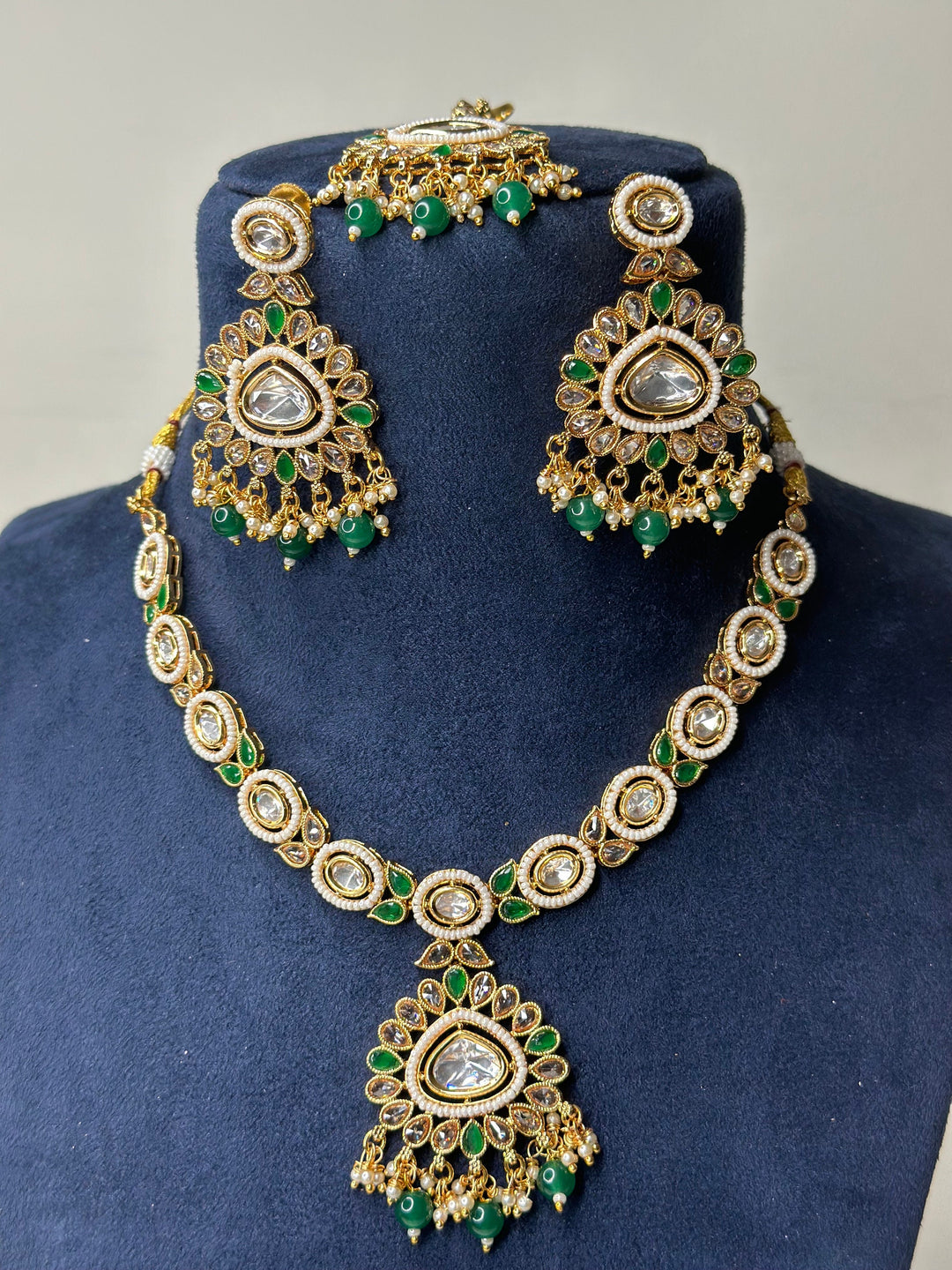 Izhaar Indian Polki Kundan Necklace with Earrings Tikka / Wedding Jewelry/ Traditional Jewelry/ Bollywood set/ Indian wedding set Fiza