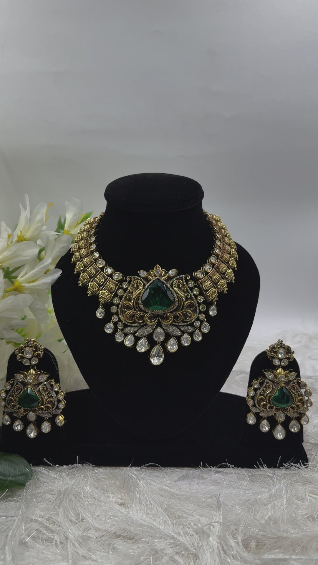 Amulya Kundan Set
